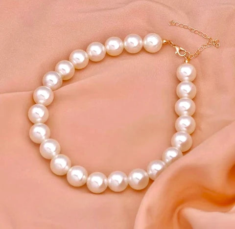 The Elegant Pearl Necklace Collection